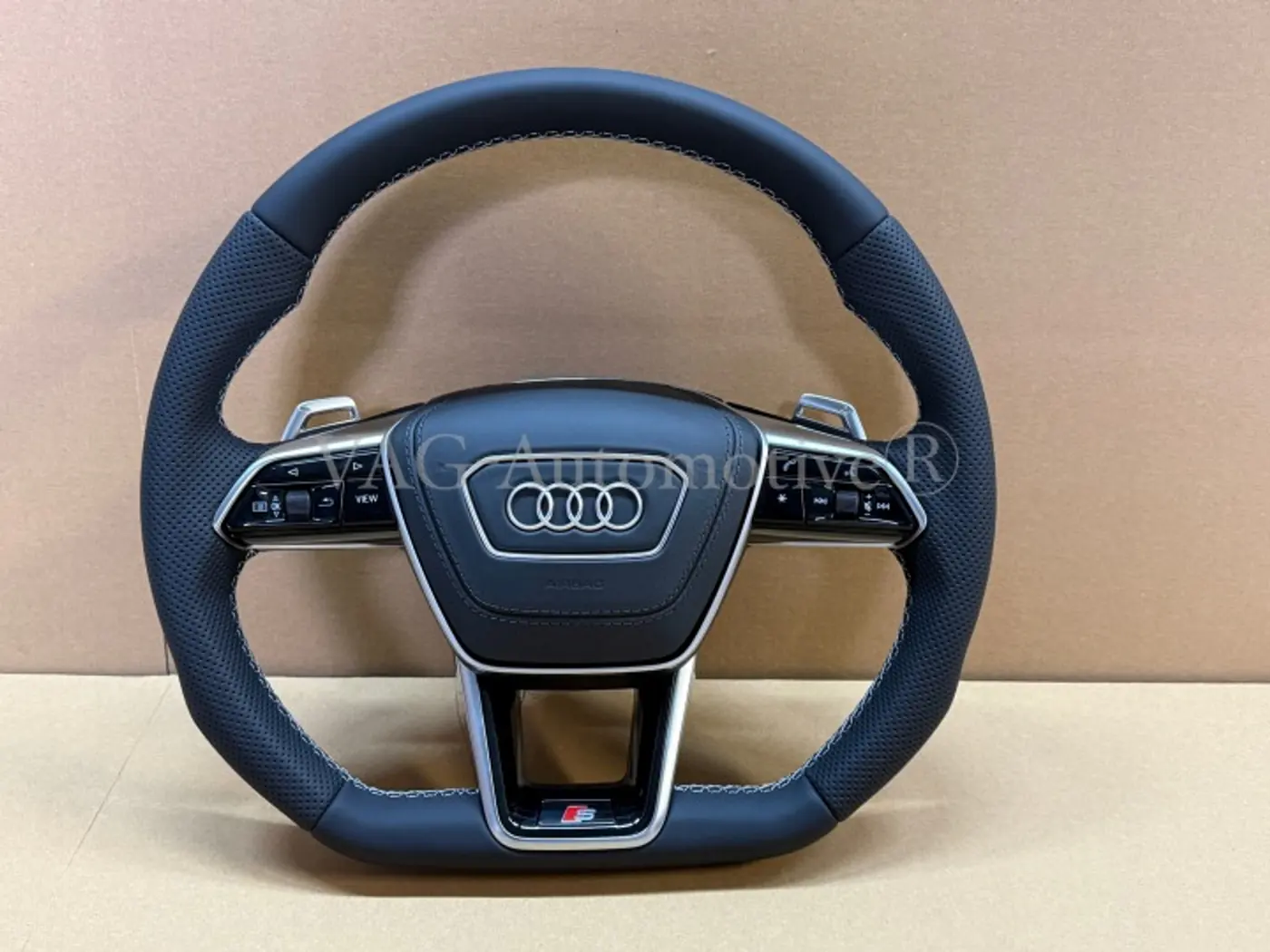 Руль к Audi S6 1999