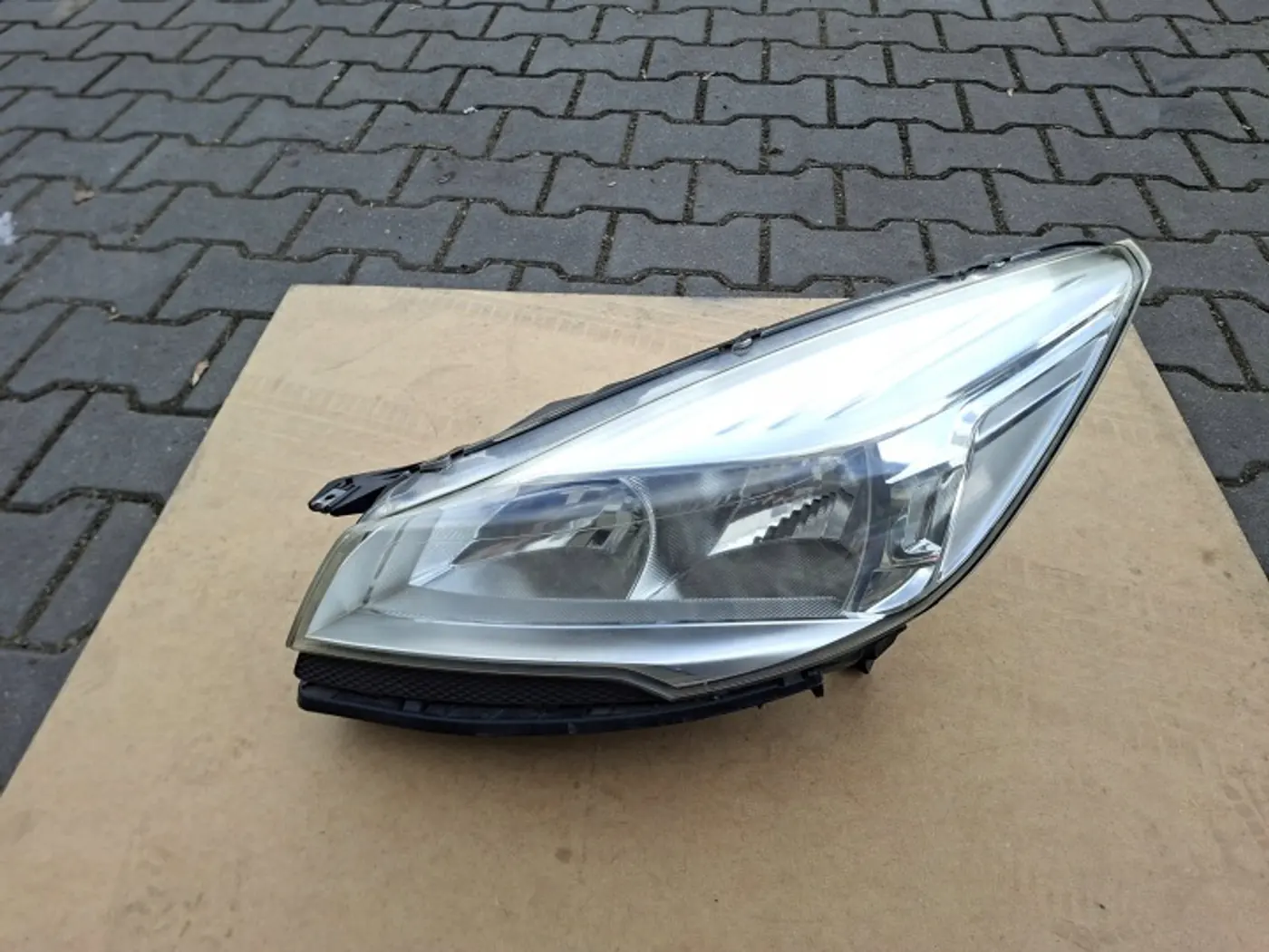 Фара левая к Ford Kuga 2013