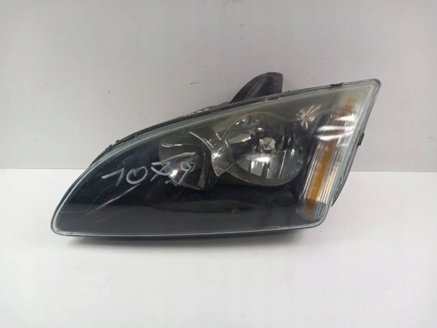 Фара левая к Ford C-MAX 2003