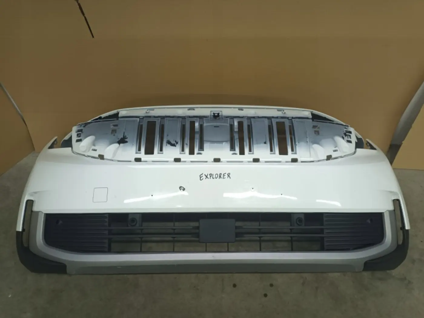 Бампер передний к Ford Explorer 2015
