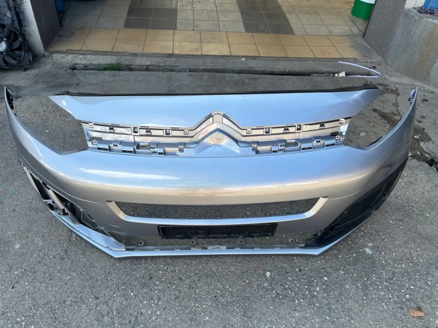 Бампер передний к Citroen SpaceTourer 2016