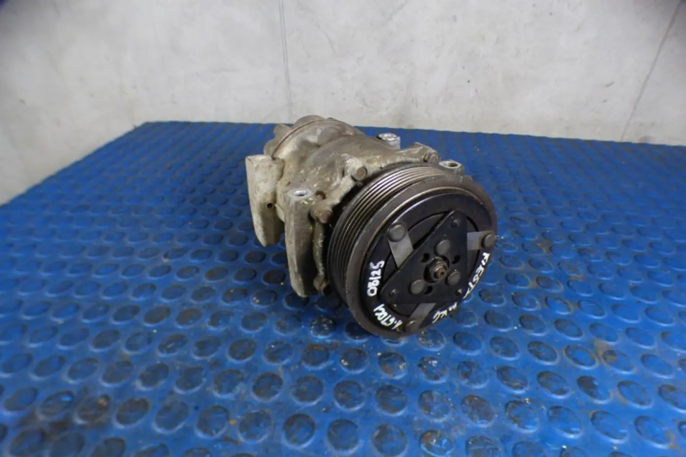 Компрессор кондиционера к Ford Fiesta 2001