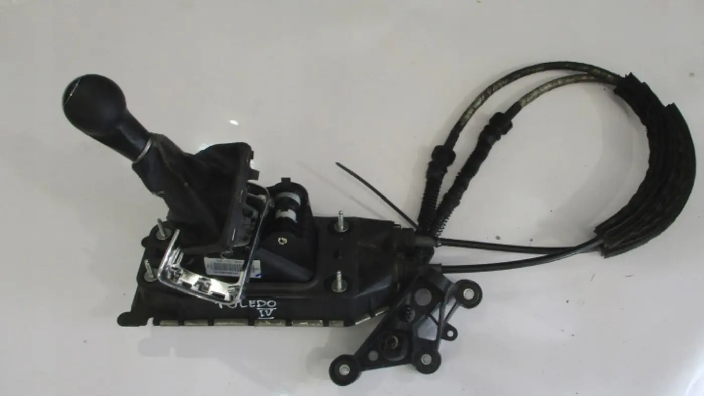 Трос кулисы КПП к SEAT Toledo 2012