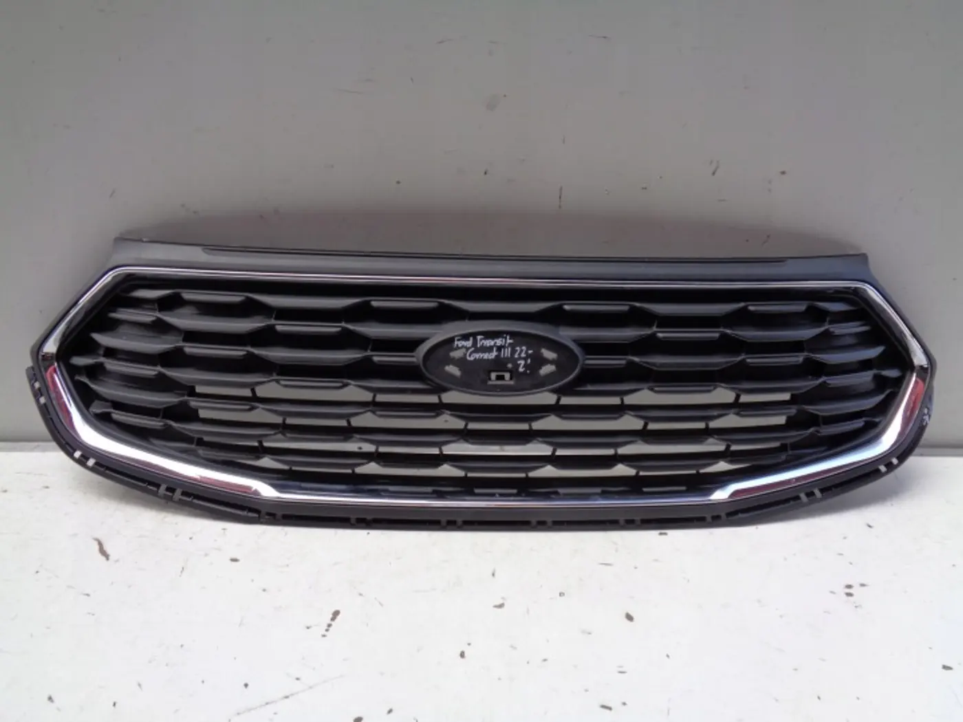 Решетка радиатора к Ford Transit 2000
