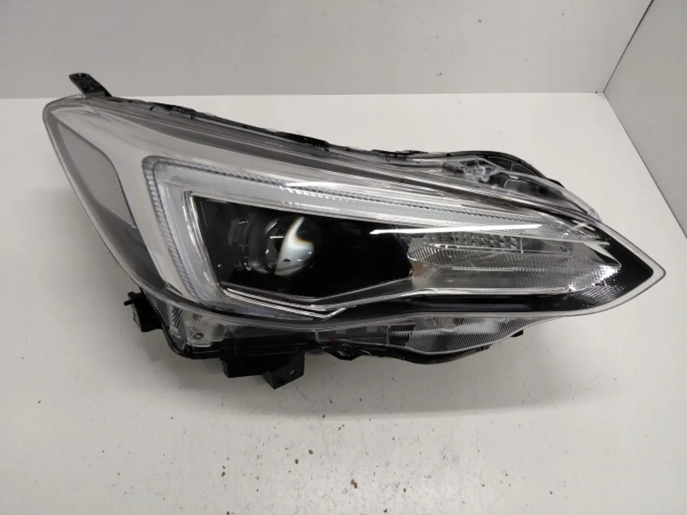 Фара правая к Subaru XV 2021