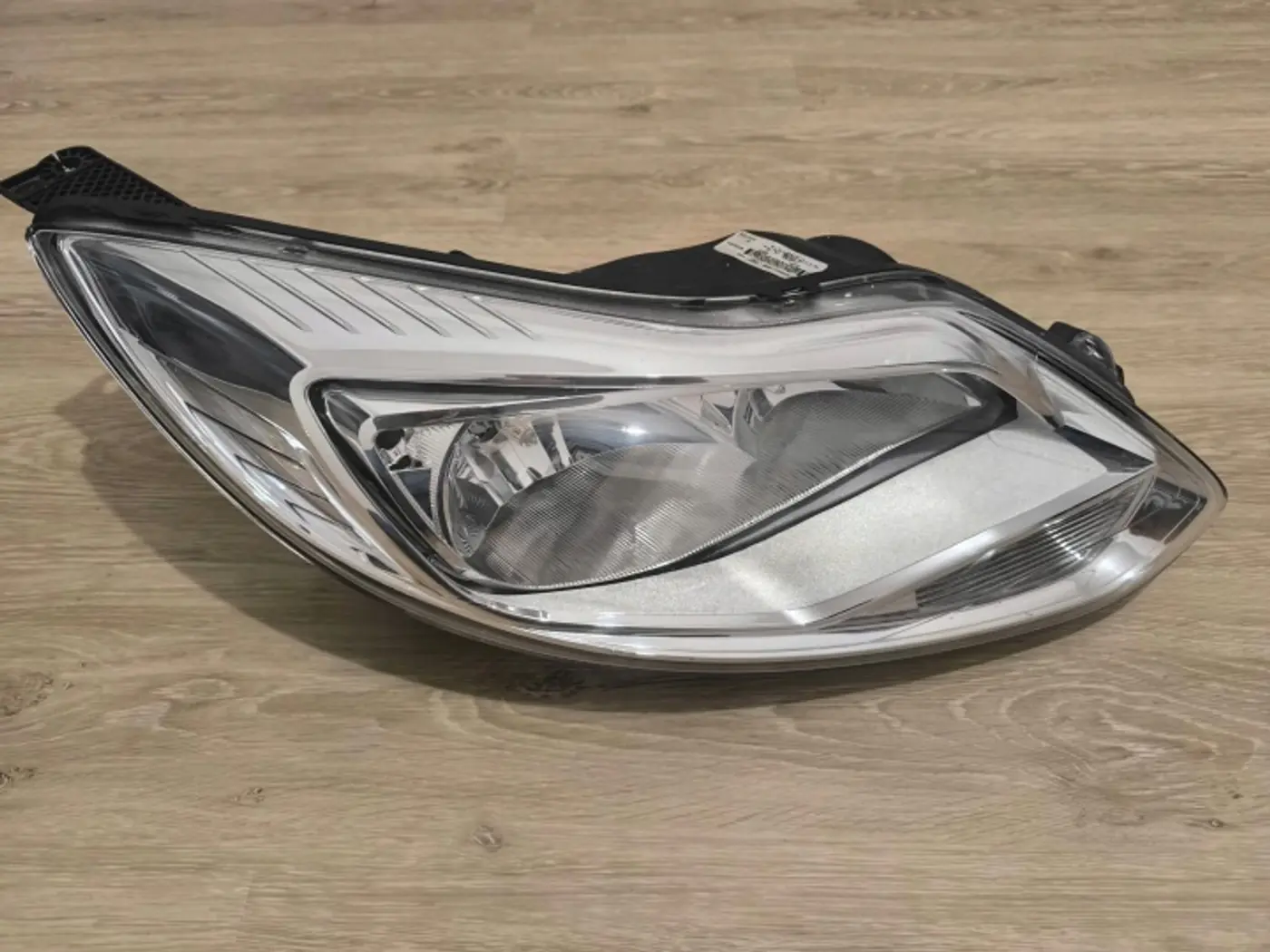 Фара правая к Ford Focus 2011