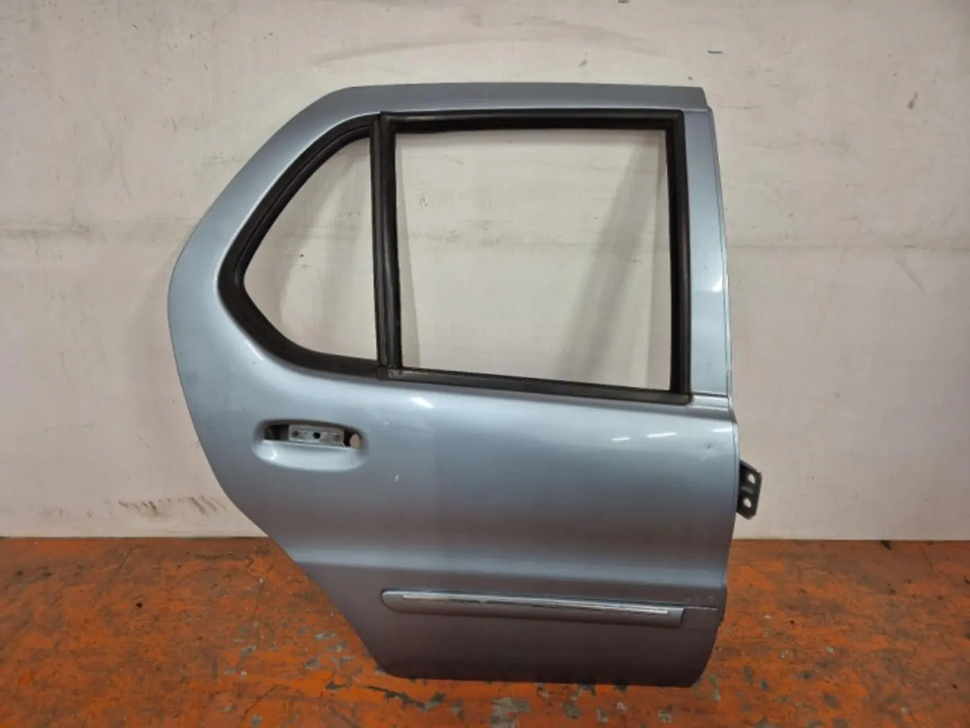 Дверь задняя правая к TATA Indica 2008