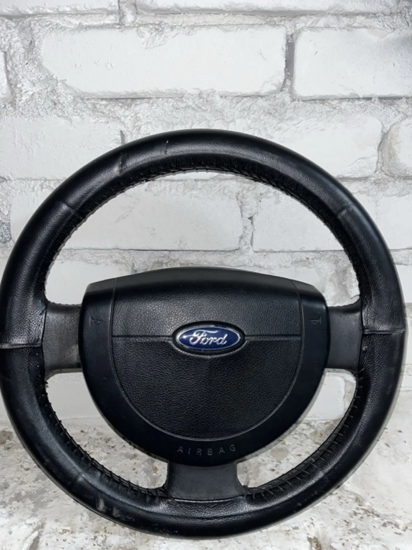 Руль к Ford Fiesta 2001