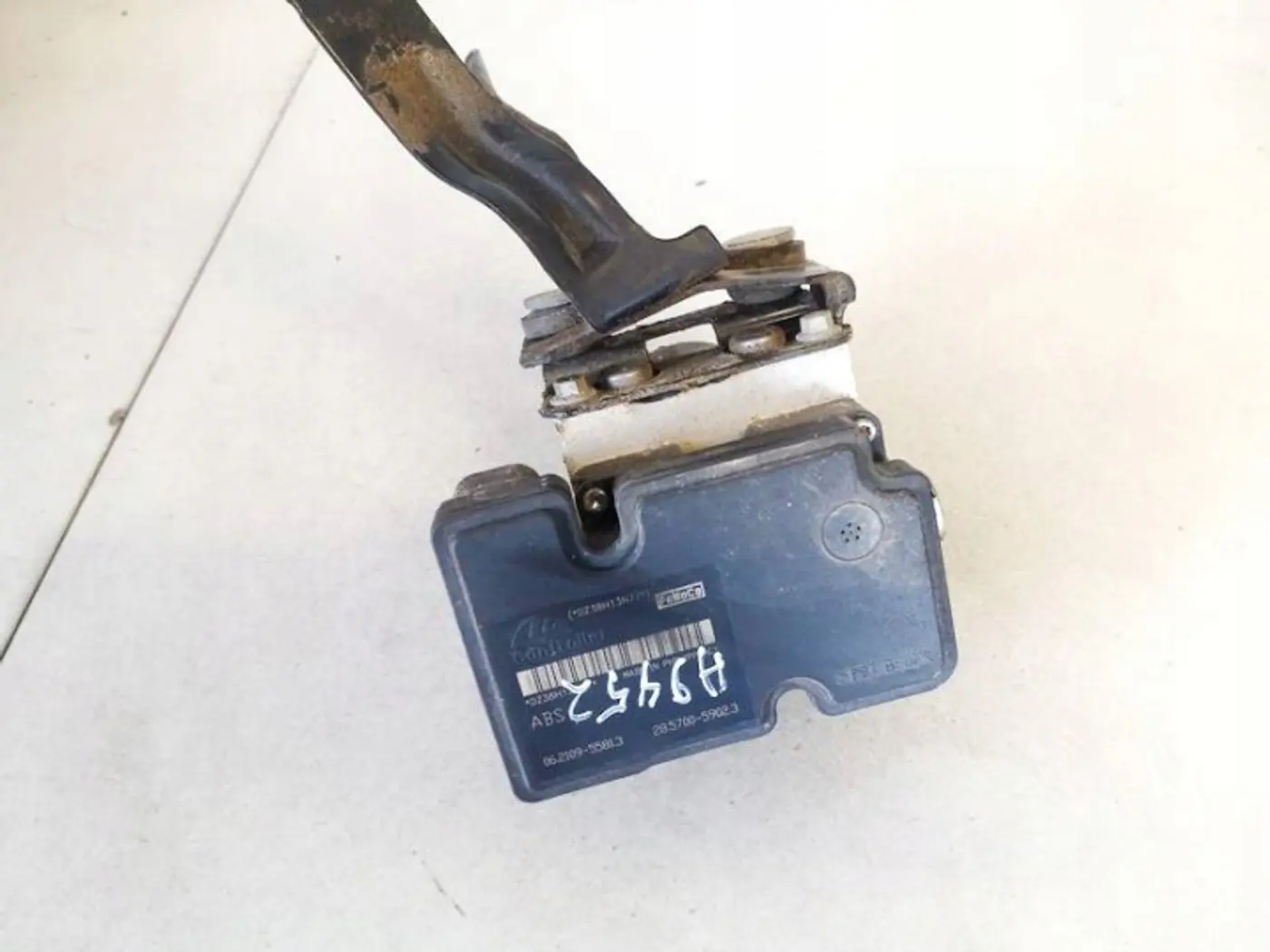 Блок ABS к Ford Fiesta 2001