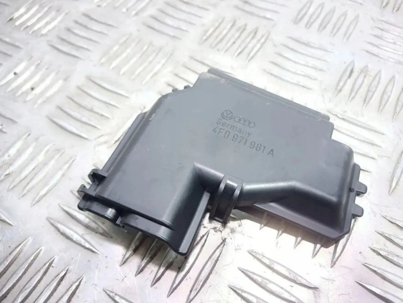 Блок предохранителей к Audi S6 2006