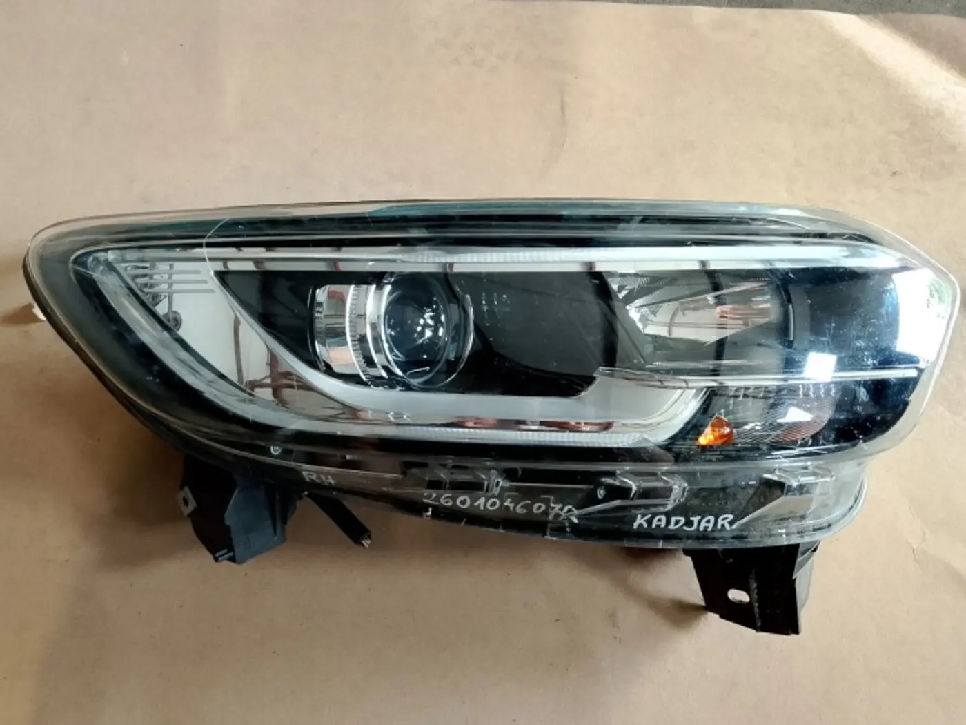 Фара правая к Renault Kadjar 2018
