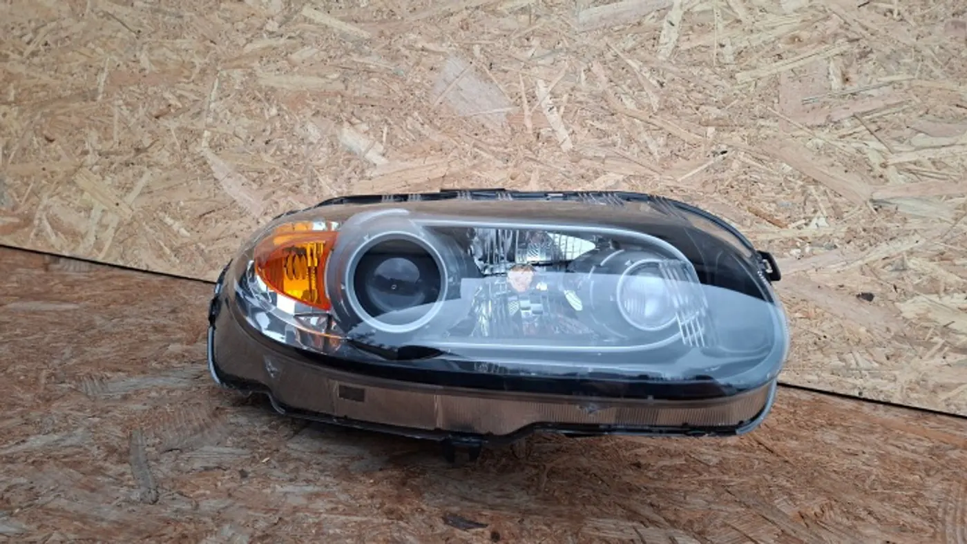 Фара правая к Mazda MX-5 2005
