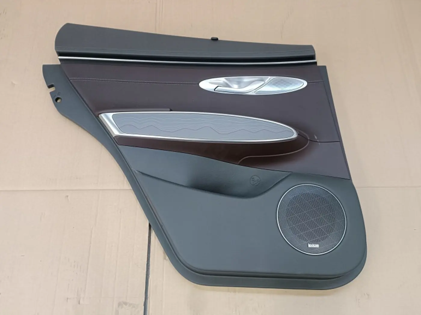 Дверь задняя правая к Genesis GV70 2020