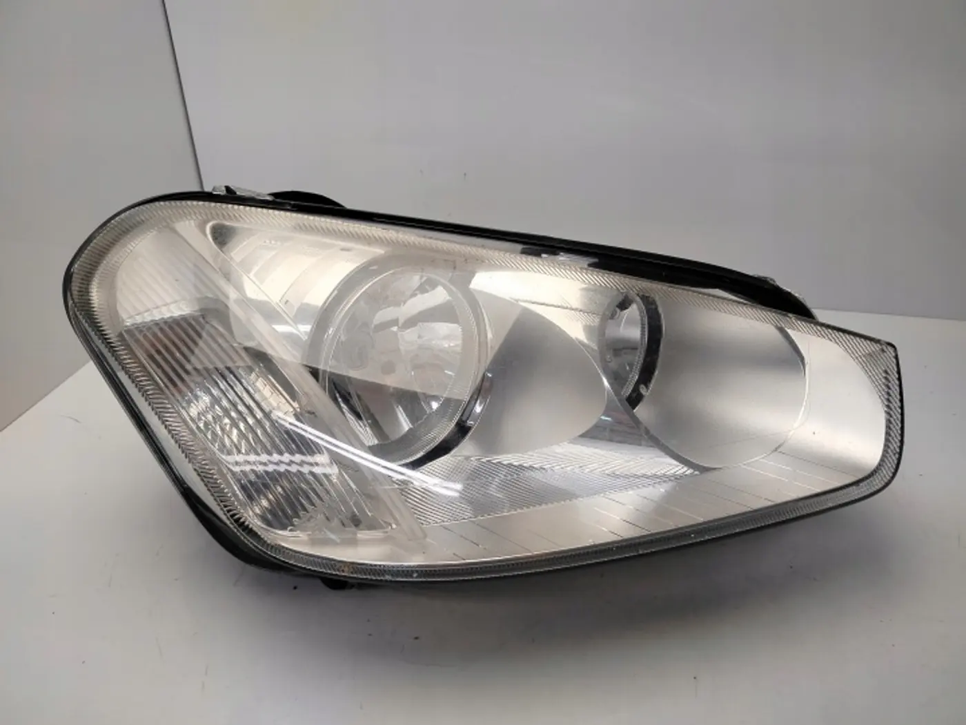 Фара правая к Ford C-MAX 2007