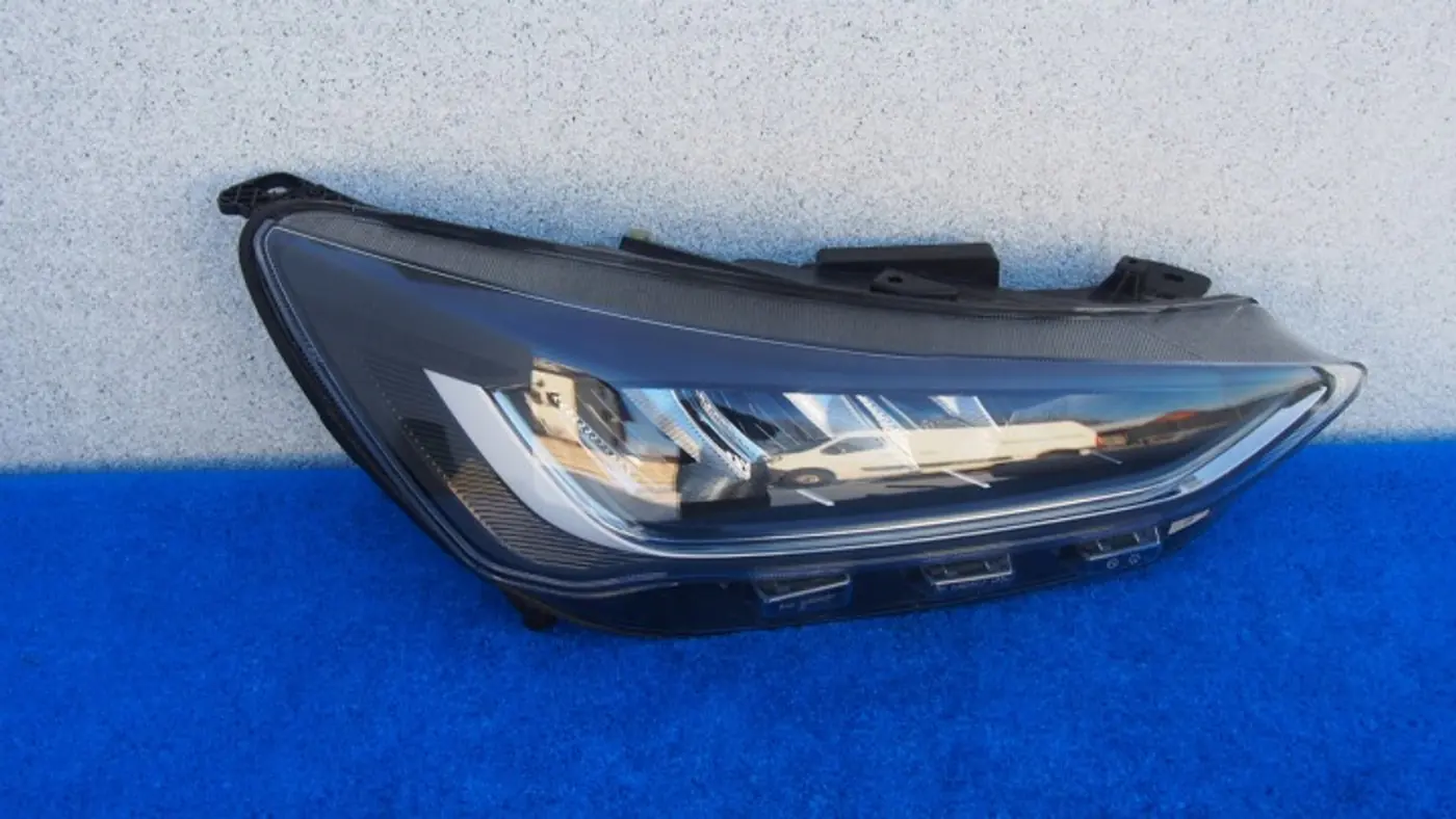 Фара правая к Ford Focus 2019