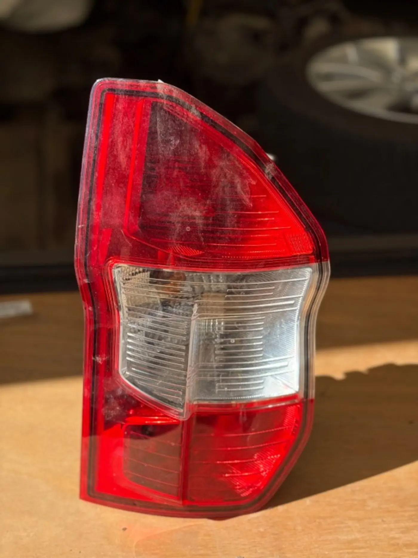 Фонарь задний левый к Ford Transit 2014