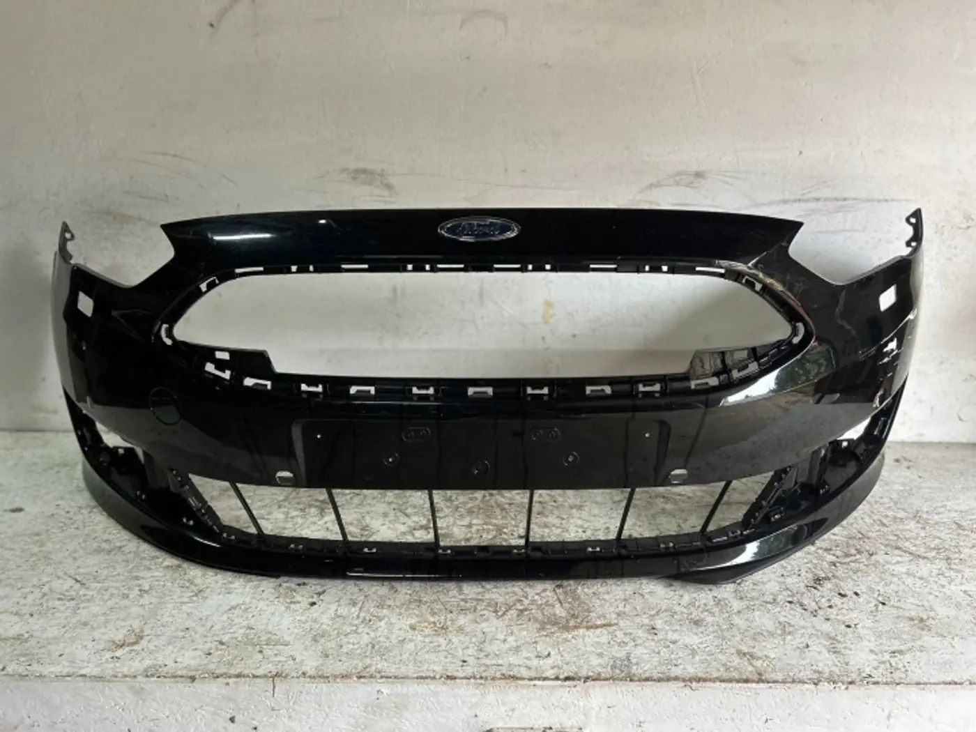 Бампер передний к Ford C-MAX 2015