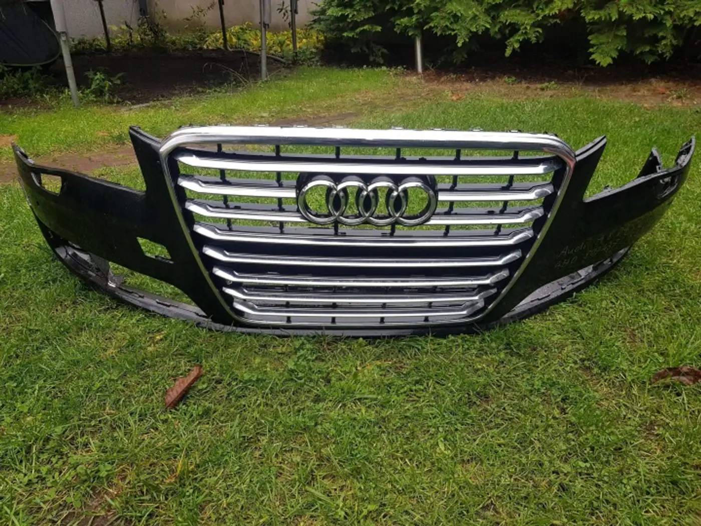 Бампер передний к Audi S8 2013