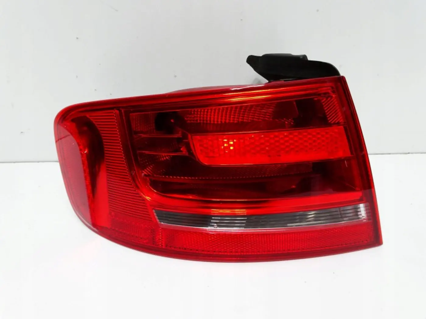 Фонарь задний левый к Audi A4 allroad 2009
