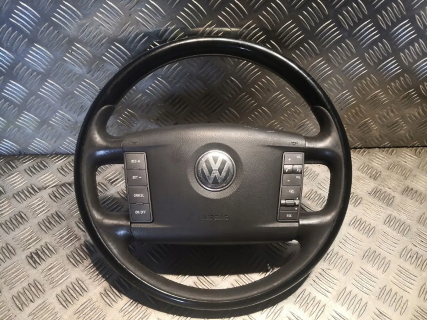 Руль к Volkswagen Phaeton 2002