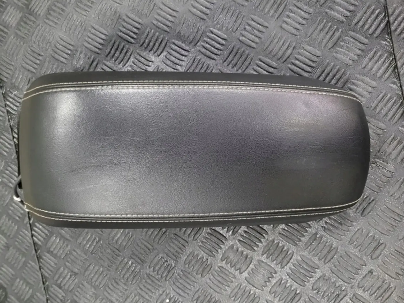 Подлокотник к Jeep Cherokee 2013
