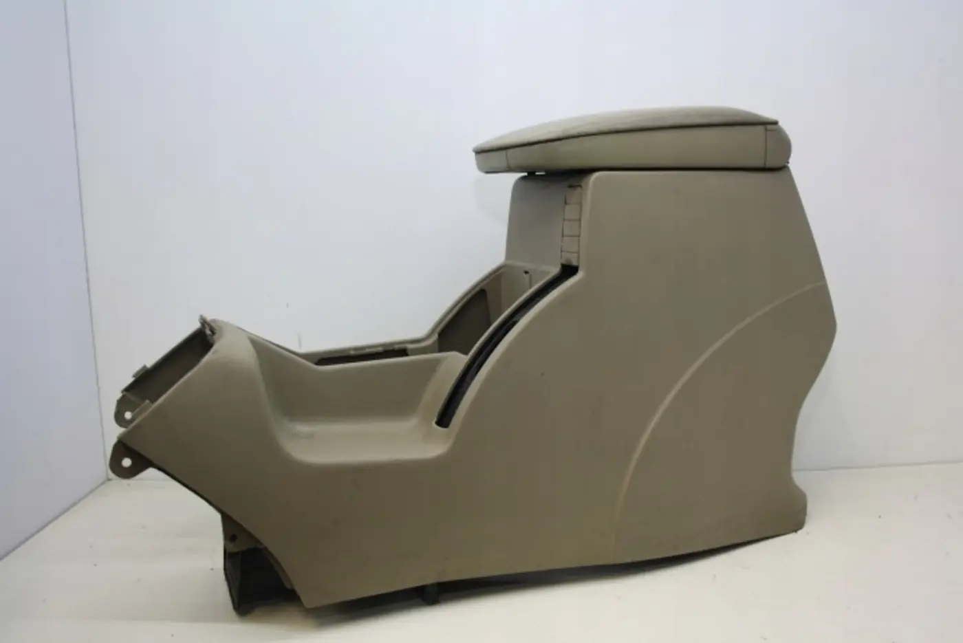 Подлокотник к Fiat Croma 2005