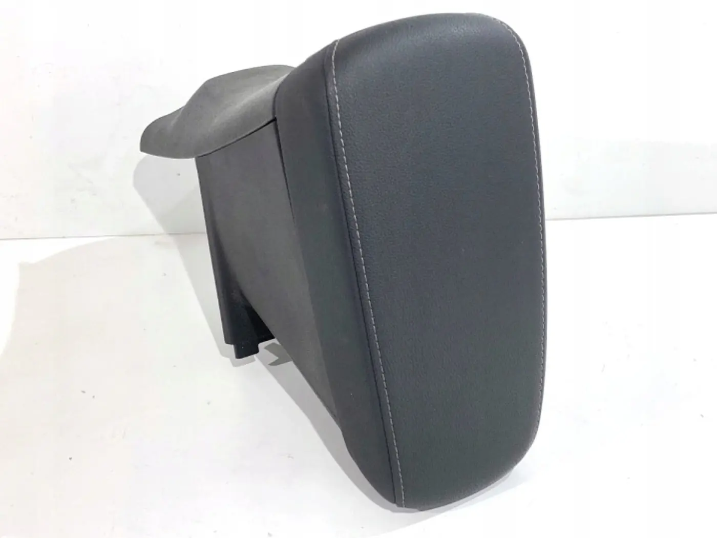 Подлокотник к Opel Corsa 2019