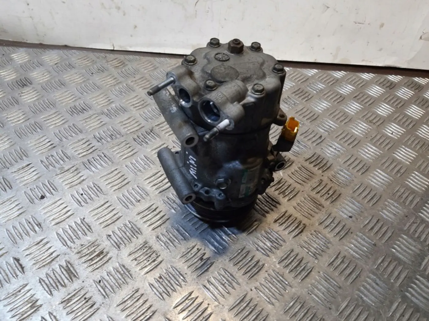 Компрессор кондиционера к MINI Cooper 2006