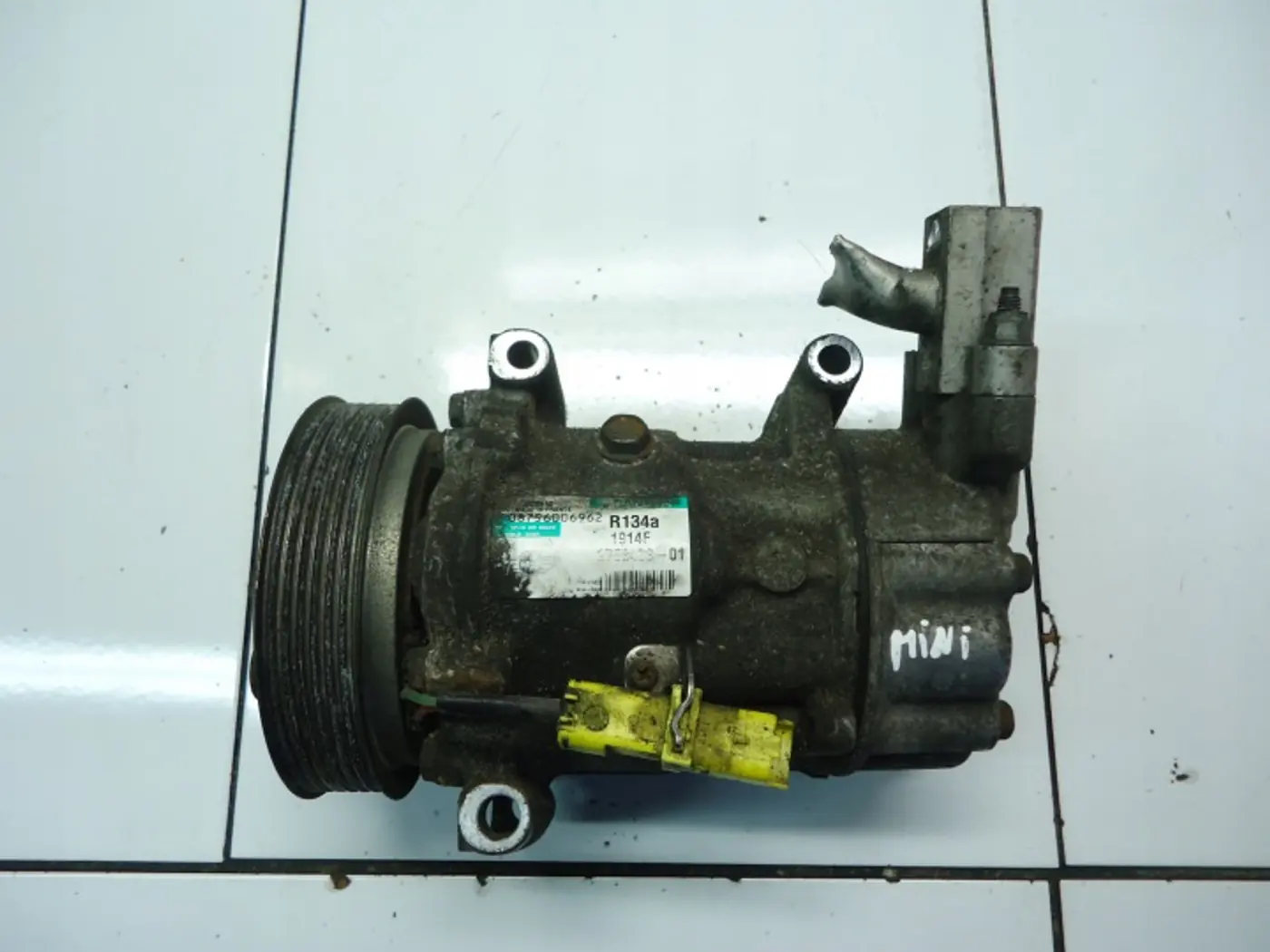 Компрессор кондиционера к MINI Cooper 2006