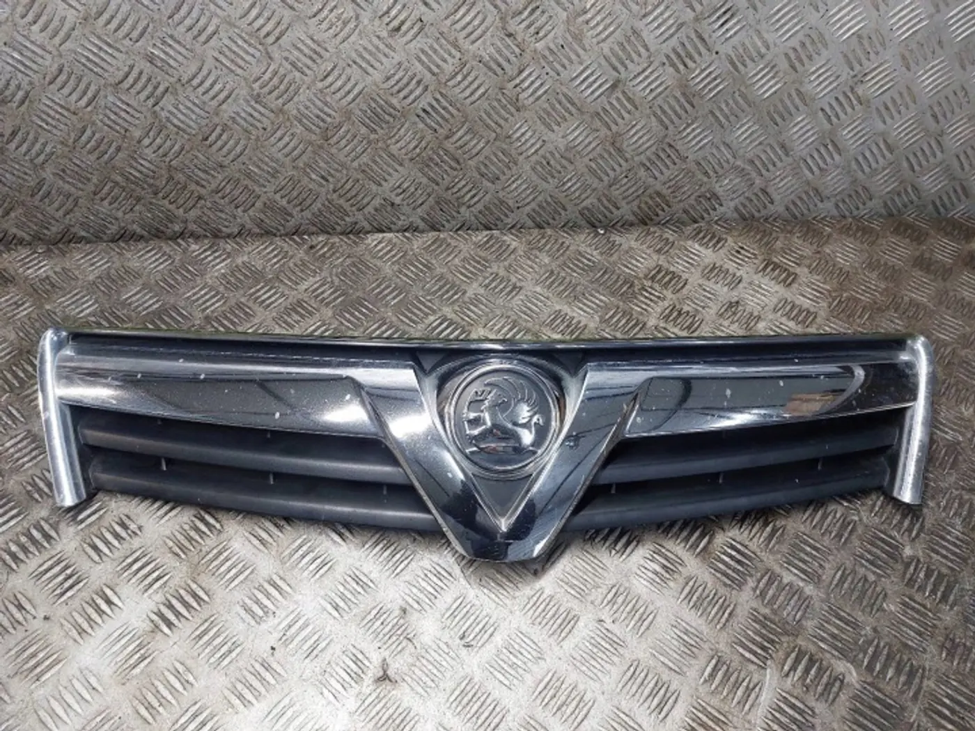Решетка радиатора к Opel Antara 2006