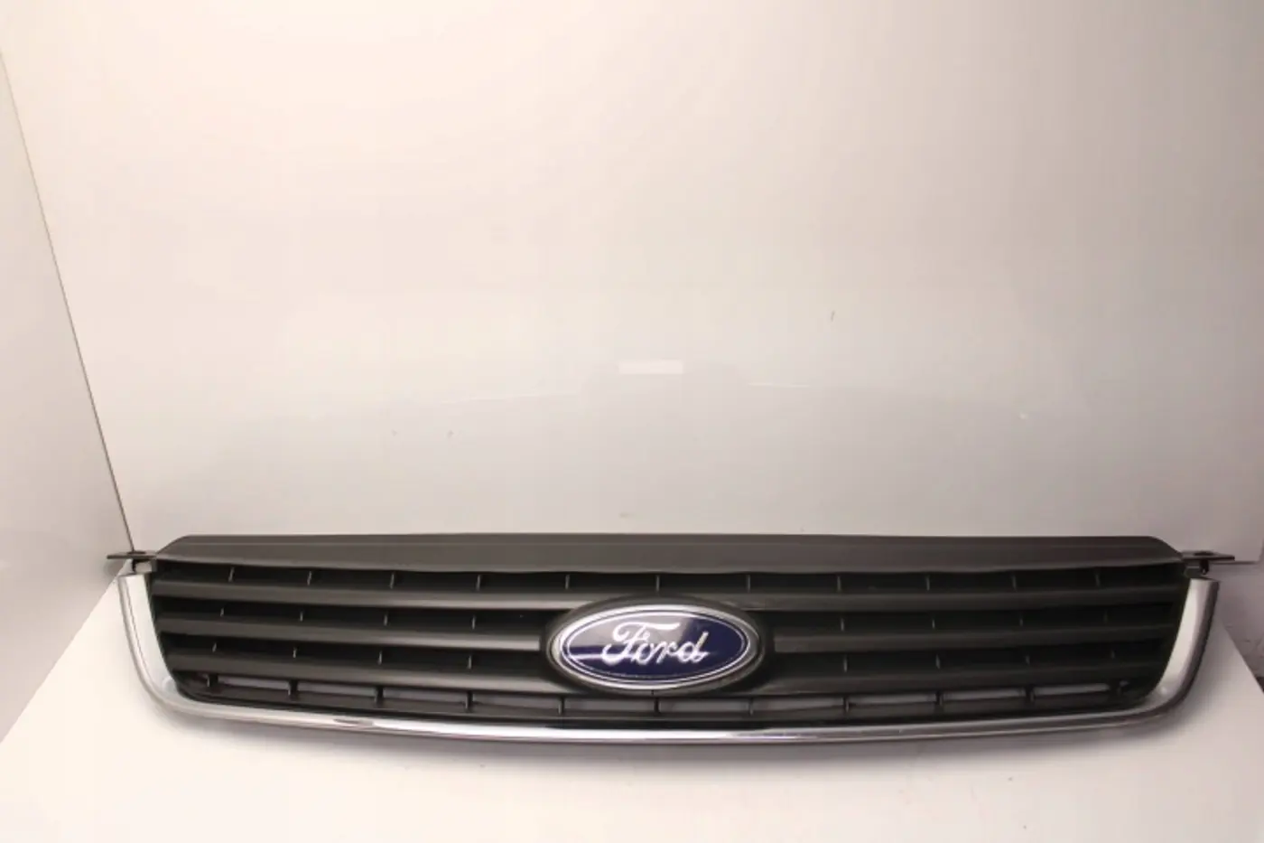 Решетка радиатора к Ford Kuga 2008