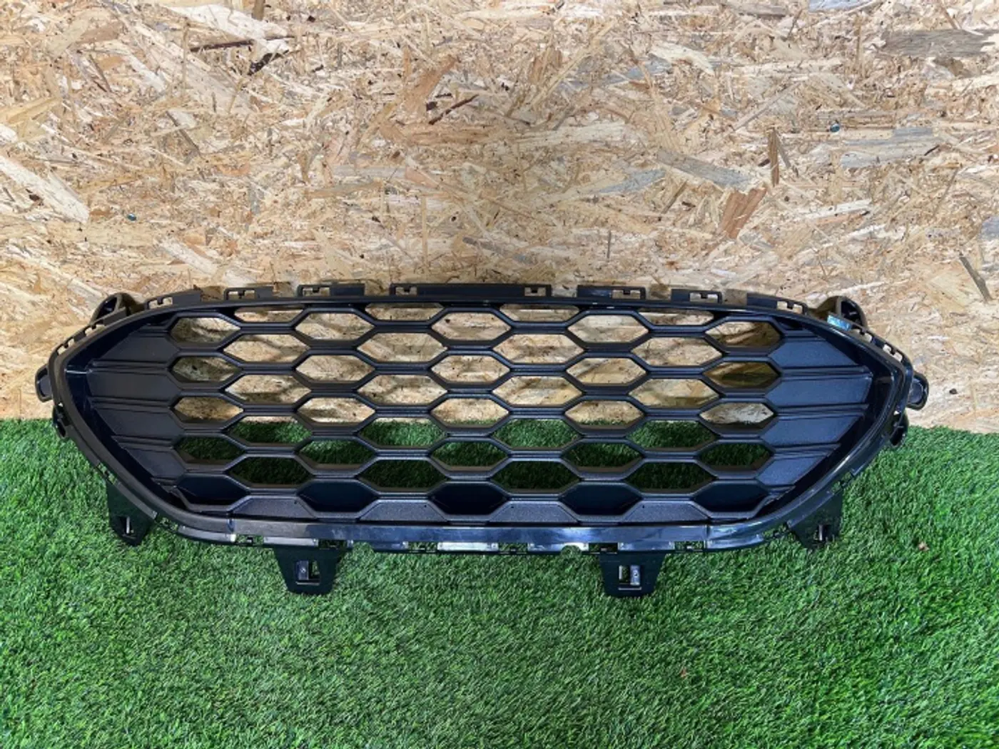 Решетка радиатора к Ford Escape 2013