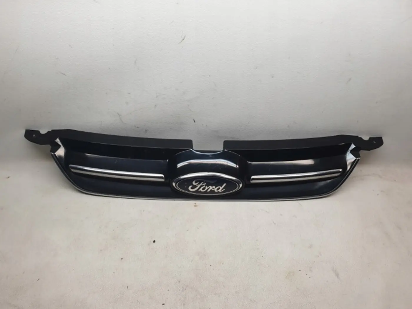 Решетка радиатора к Ford C-MAX 2010