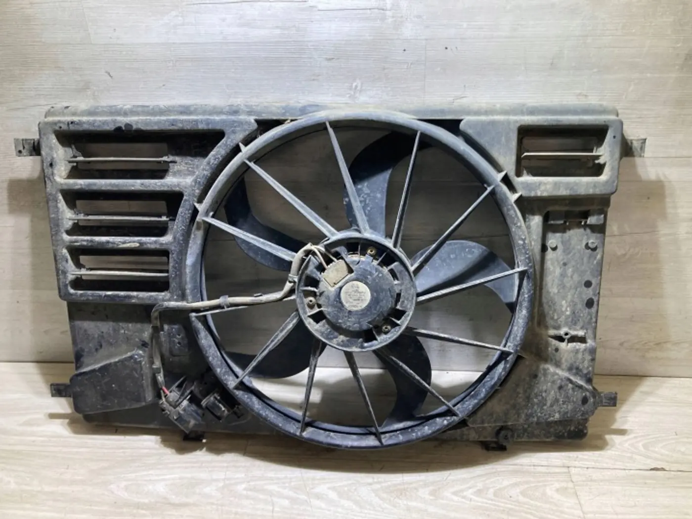 Вентилятор радиатора к Ford Transit Custom 2012