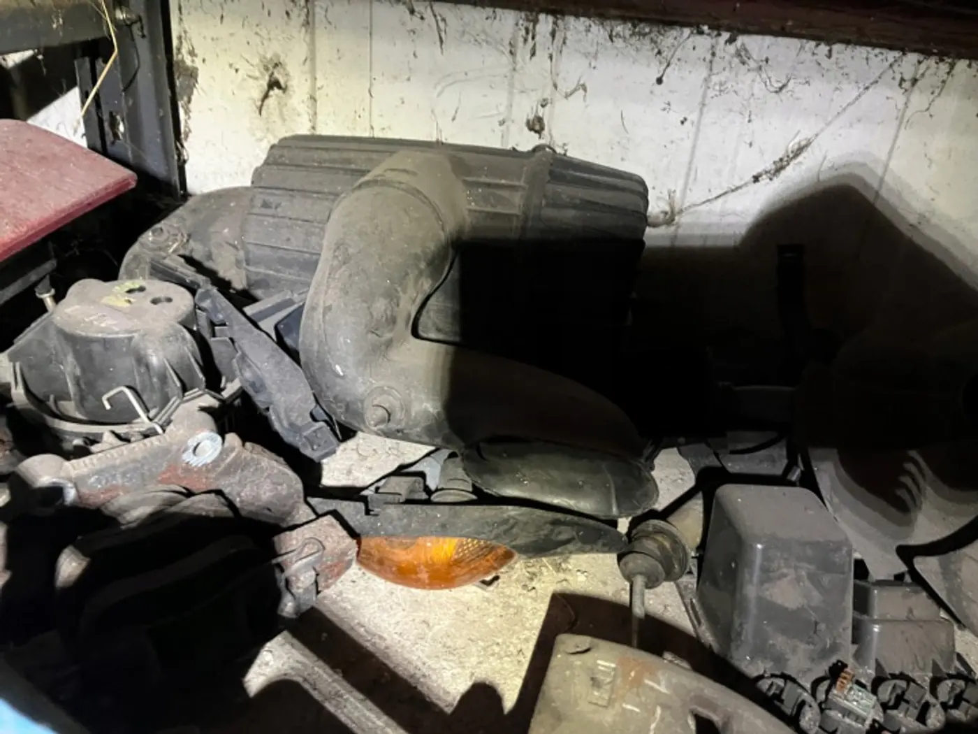 Корпус воздушного фильтра к Iveco  2011