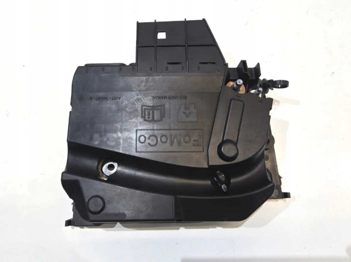 Блок предохранителей к Ford C-MAX 2010