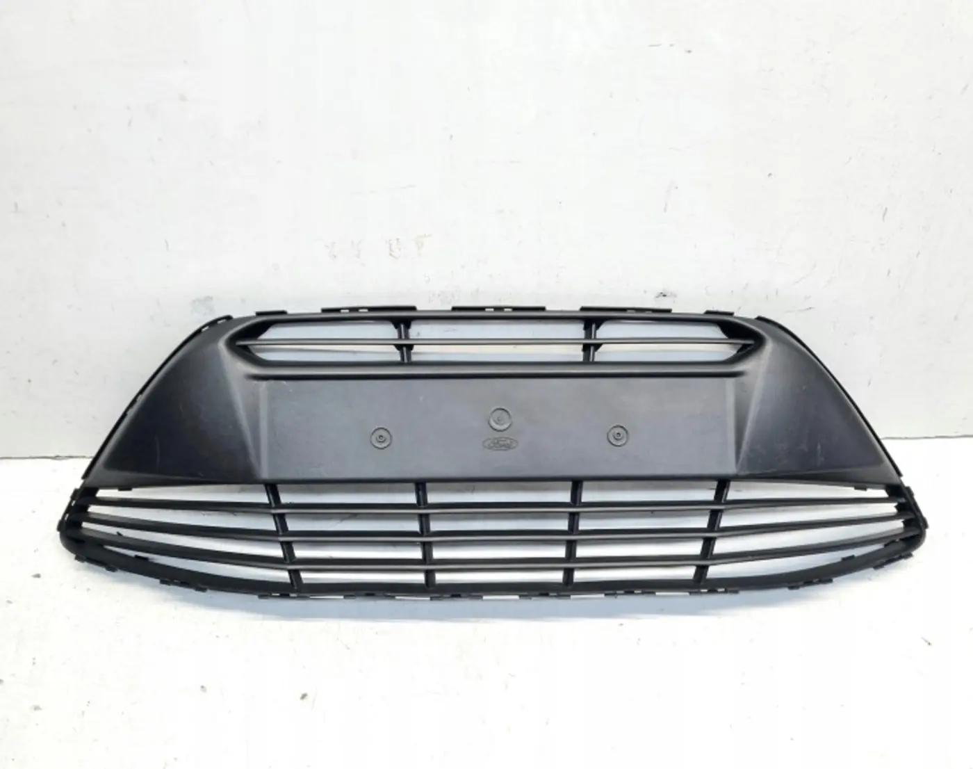 Решетка радиатора к Ford C-MAX 2010