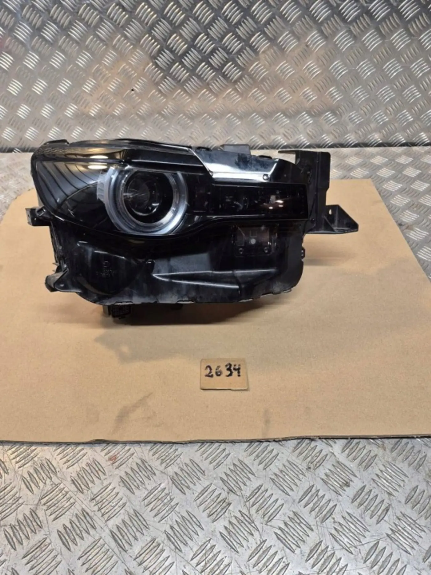 Фара правая к Mazda MX-30 2020