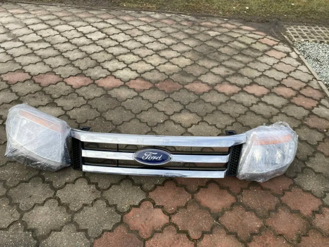 Фара левая к Ford Ranger 2011