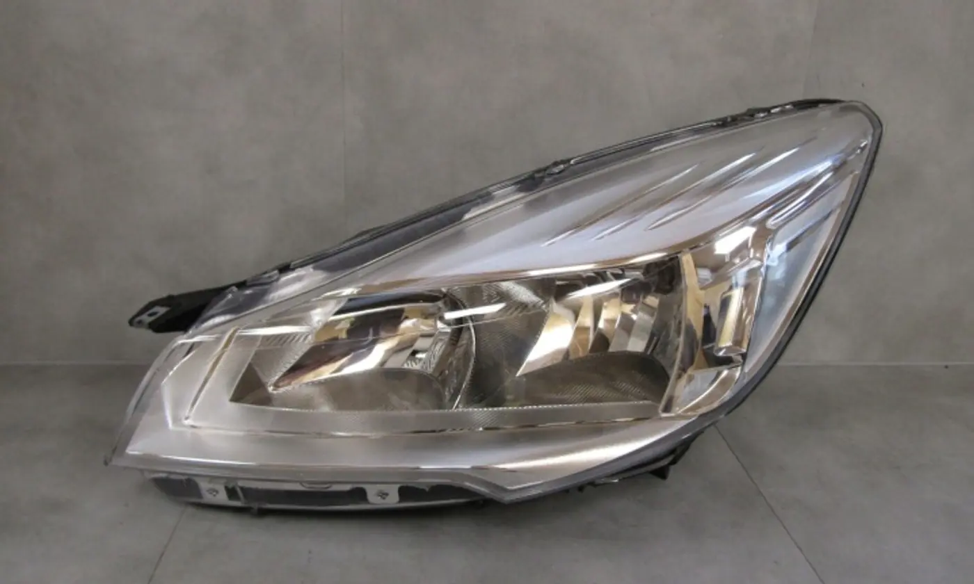 Фара левая к Ford Kuga 2013