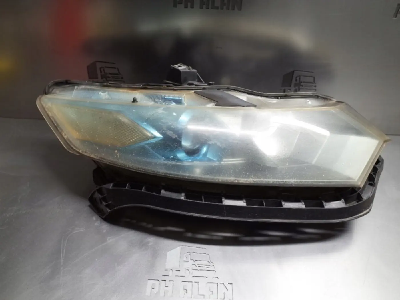 Фара правая к Honda Insight 2009