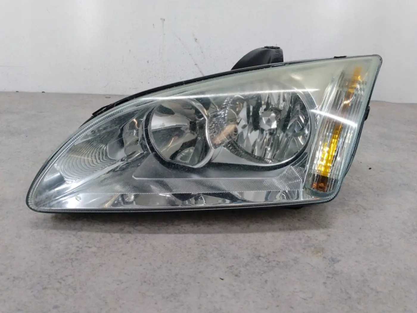 Фара левая к Ford Focus 2005