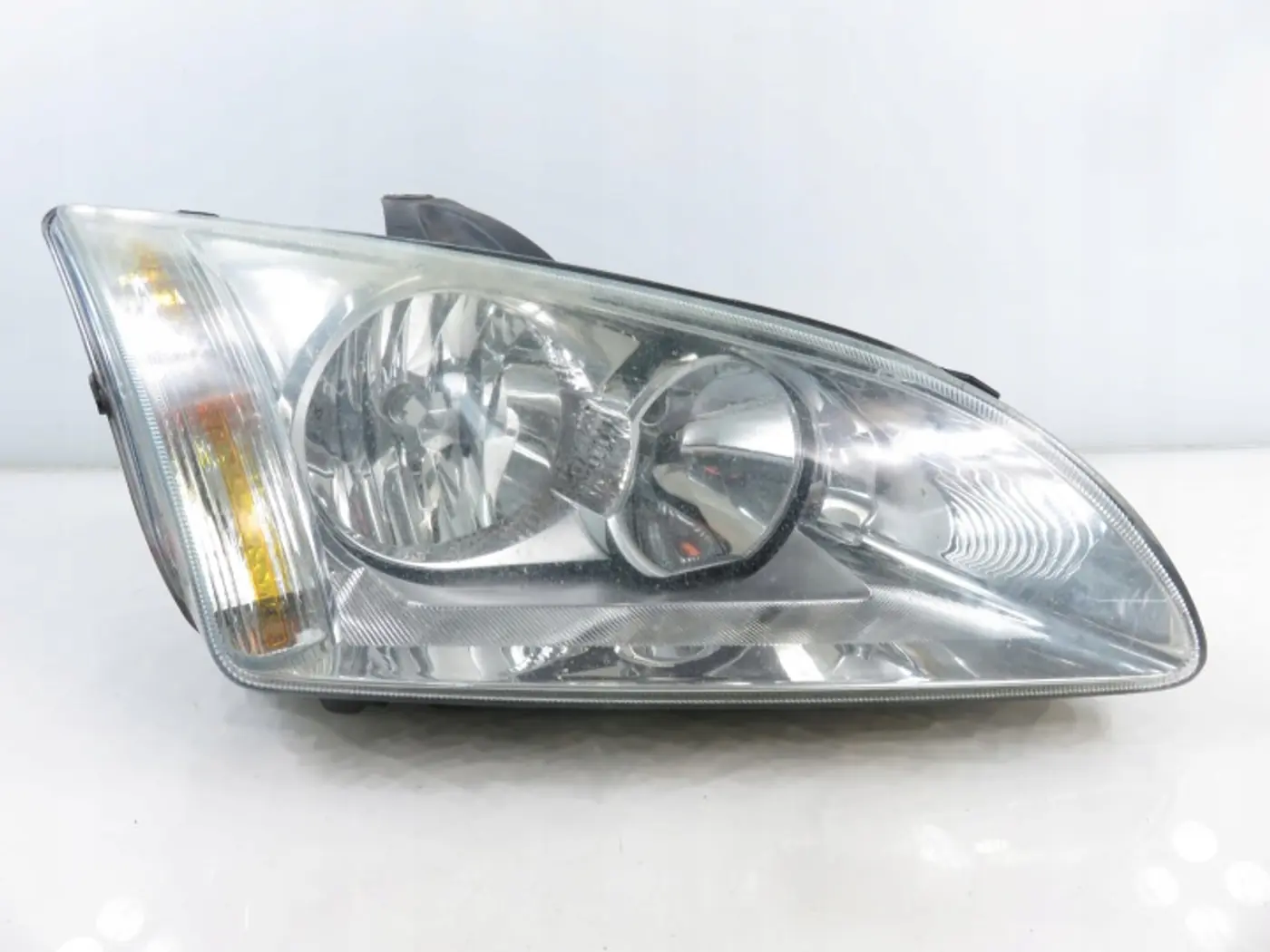 Фара правая к Ford Focus 2005