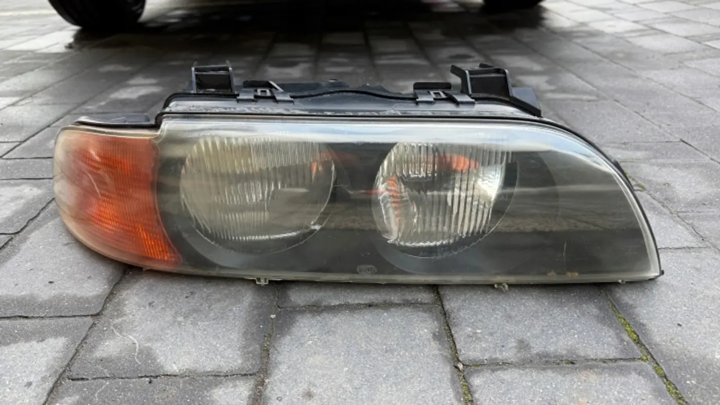 Фара правая к BMW M5 1998