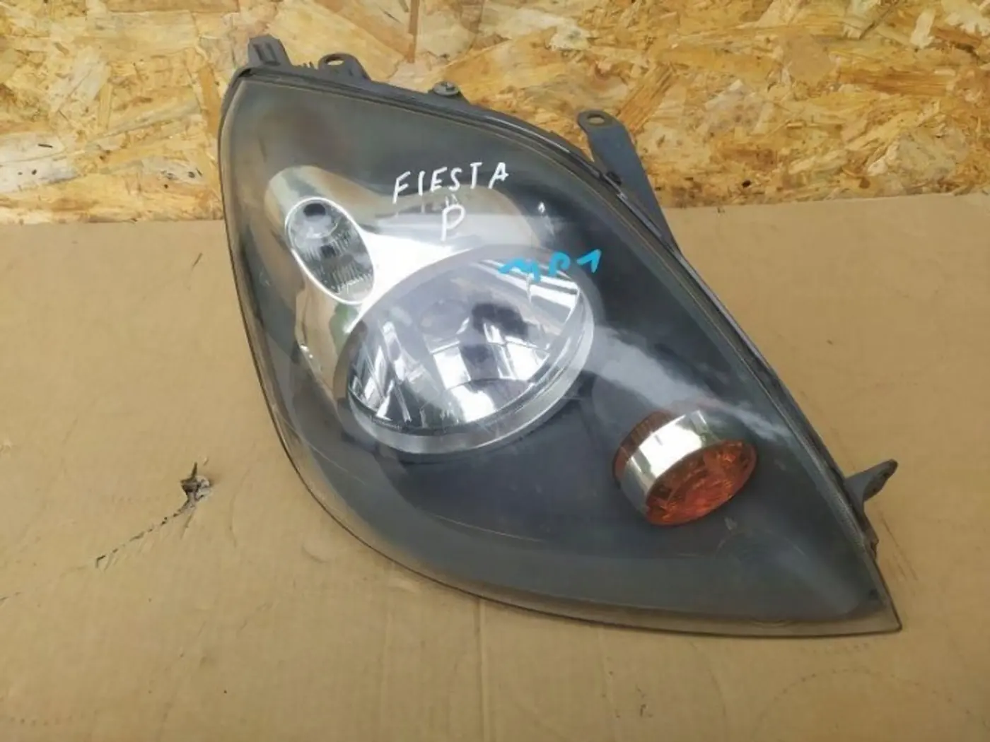 Фара левая к Ford Fiesta 2013
