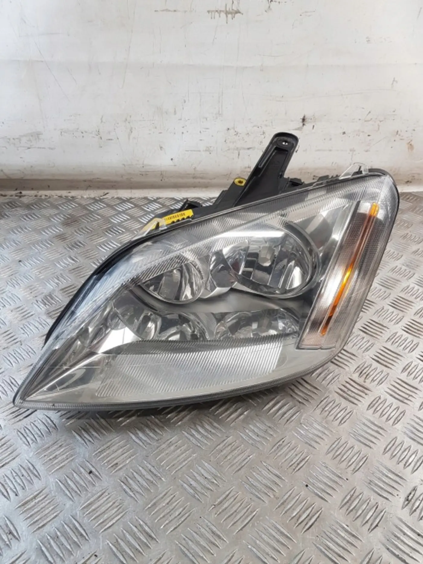 Фара левая к Ford C-MAX 2003