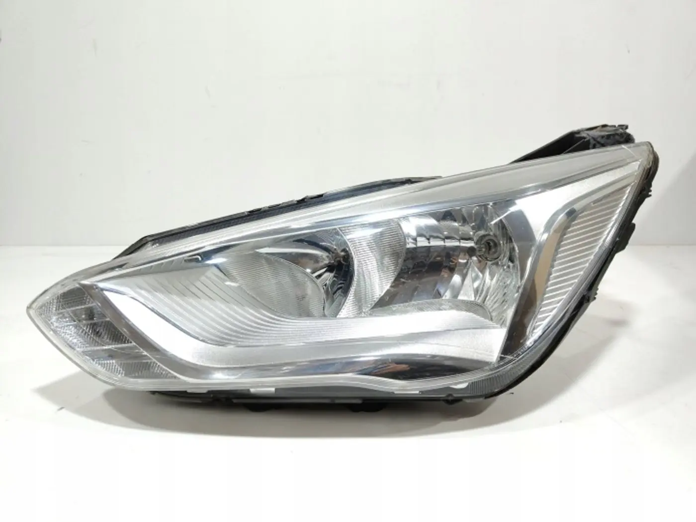 Фара левая к Ford C-MAX 2010