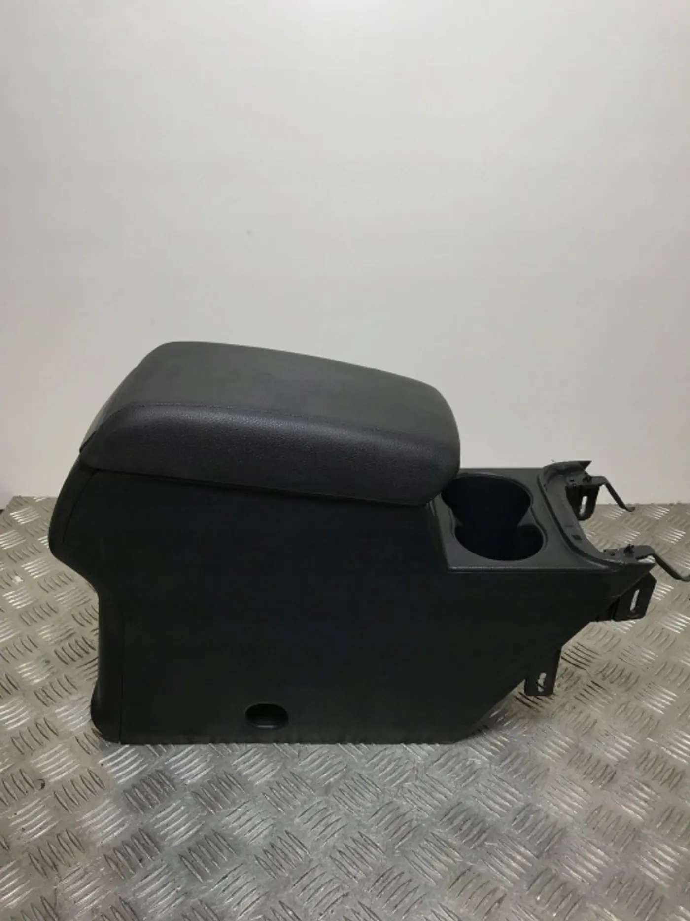 Подлокотник к SEAT Ateca 2016