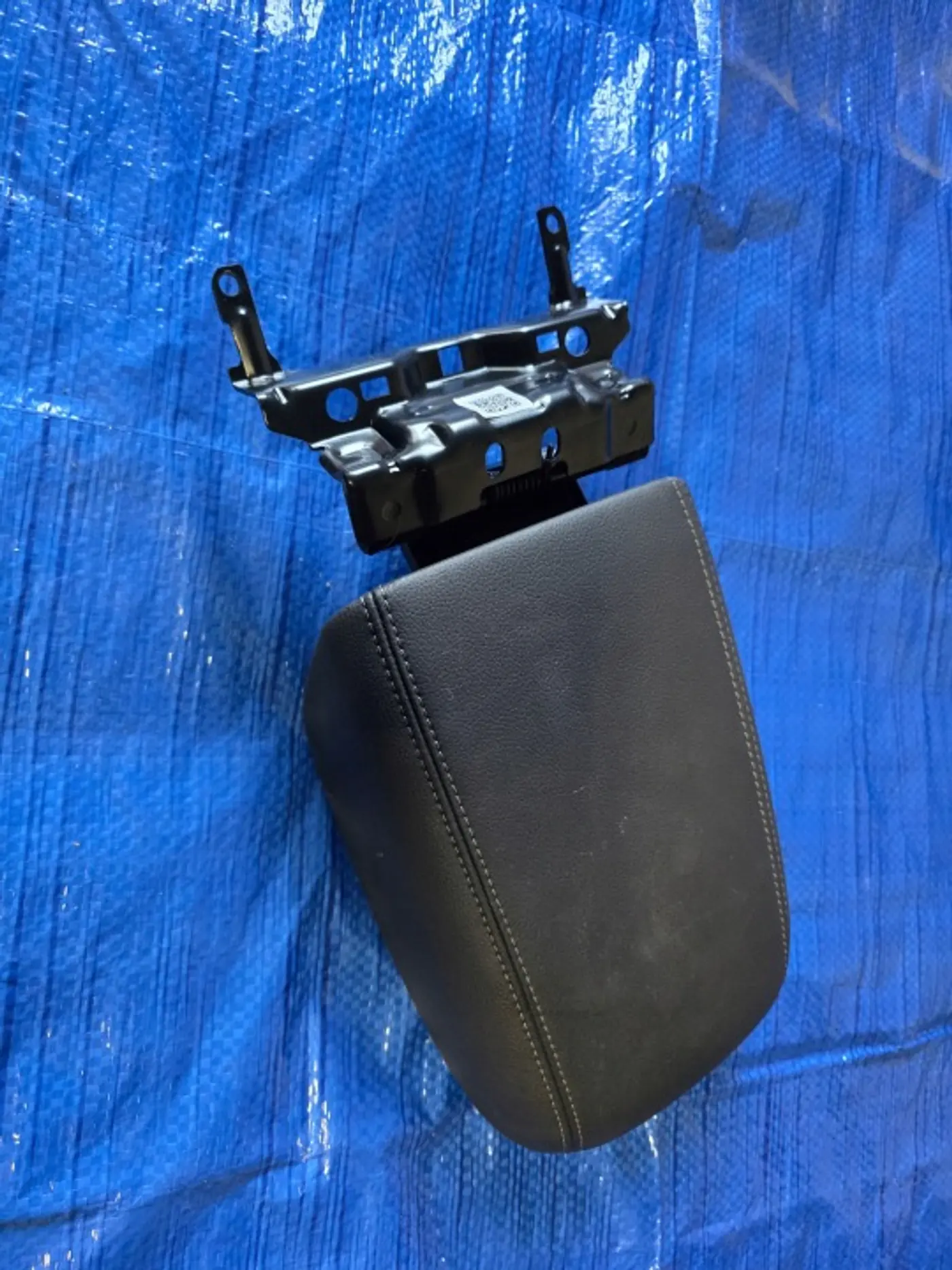 Подлокотник к Ford C-MAX 2010