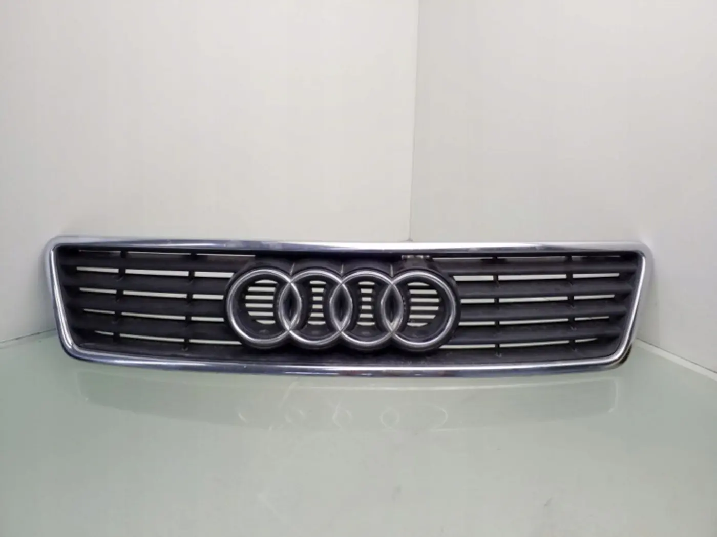 Решетка радиатора к Audi S6 1999